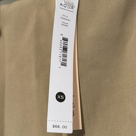 @funmom91 raffle item Aqua women’s khaki shorts retail $68 - Picture 5 of 5